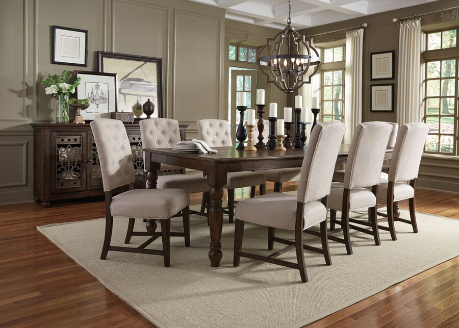 How to choose the right dining table height